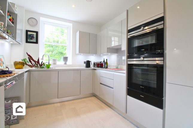 Flat 4, The Croft, Buckland Road, Reigate photo 5
