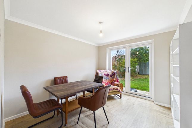 27, Raphael Drive, Essex photo 3