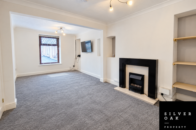 15 Robinson Street, Llanelli photo 3