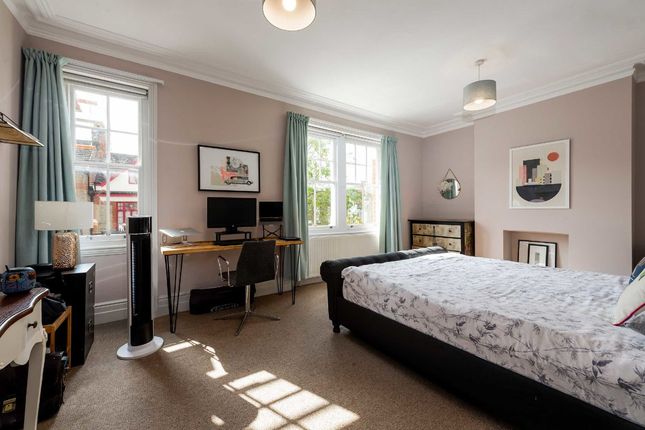 Terraced house to rent in Elm Park Road, London