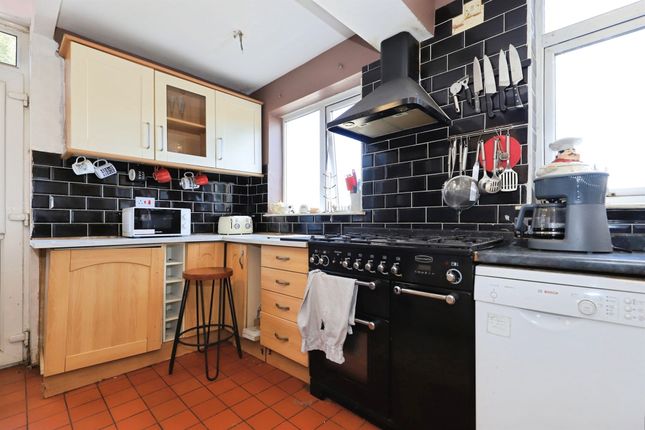 2, Ball Lane, Wolverhampton photo 4