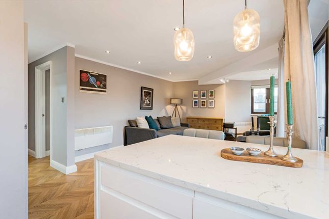 Thumbnail Flat for sale in The Heyes, Oxford