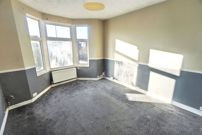 29 Queens Road, High Wycombe photo 2