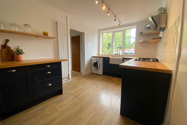8 St Peters Rd, Swansea photo 2