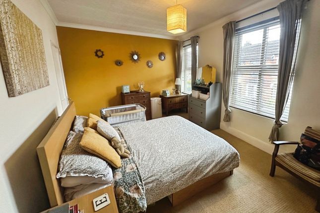 10, Larches Lane, Wolverhampton photo 3