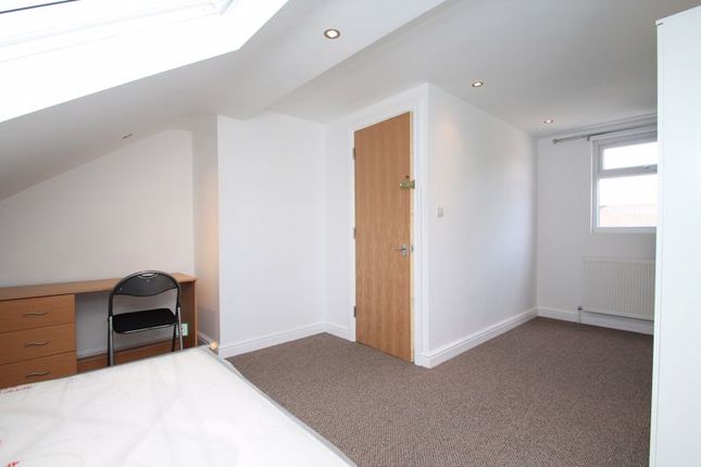Rhymney Street, Cardiff photo 4