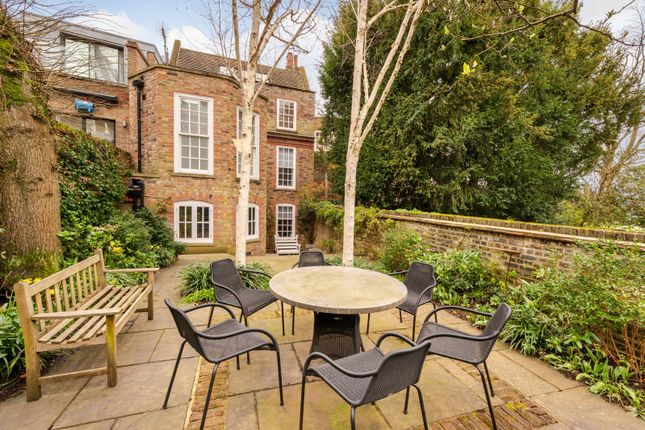 Thumbnail Terraced house to rent in Perrins Walk, Hampstead