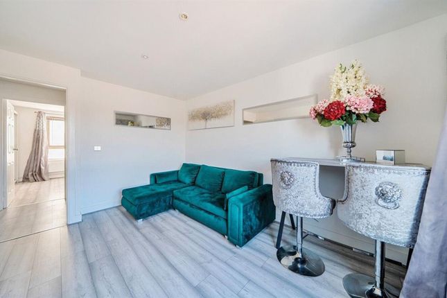 99 Shakespeare Road, London photo 4
