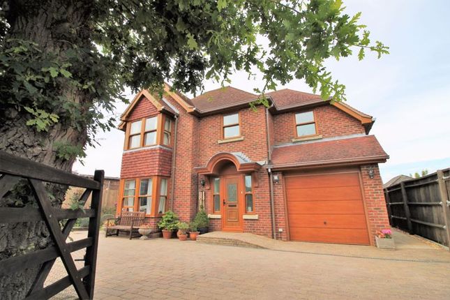 Houses for Sale in Lee-on-the-Solent - Lee-on-the-Solent Houses to Buy