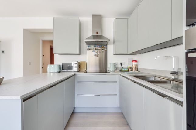 Flat for sale in Lansdown Road, Cheltenham, Gloucestershire