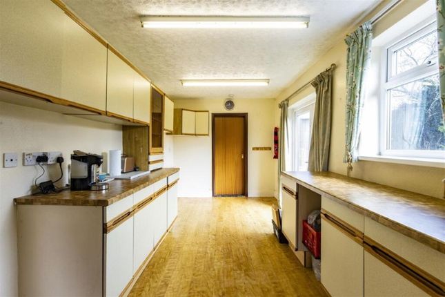 119 The Hill, Glapwell, Chesterfield photo 4