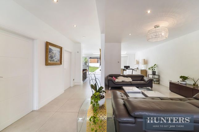 109, Ullswater Crescent, London photo 4