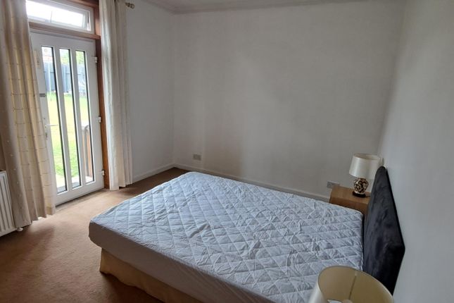 Stenhouse Drive, Edinburgh, EH11, Edinburgh photo 5