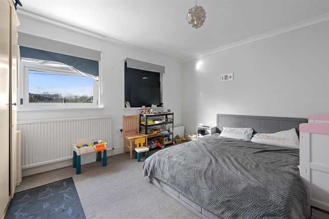 Terraced house for sale in Tower Hamlets Road, London