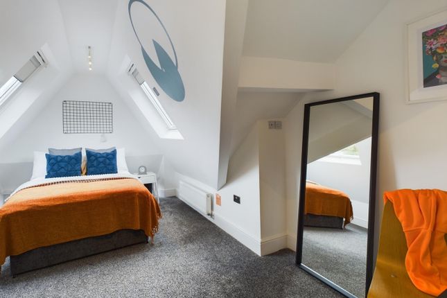 A Spacious And Stylish Large Double Bedroom Featur...