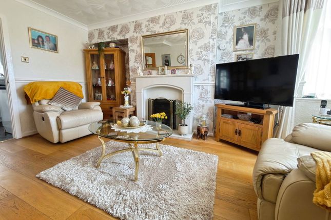 10, Brynawel, Swansea photo 3