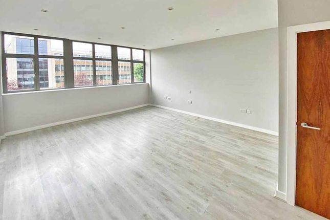 25 Talbot Skyline, 204-226 Imperial Drive, Middlesex photo 3