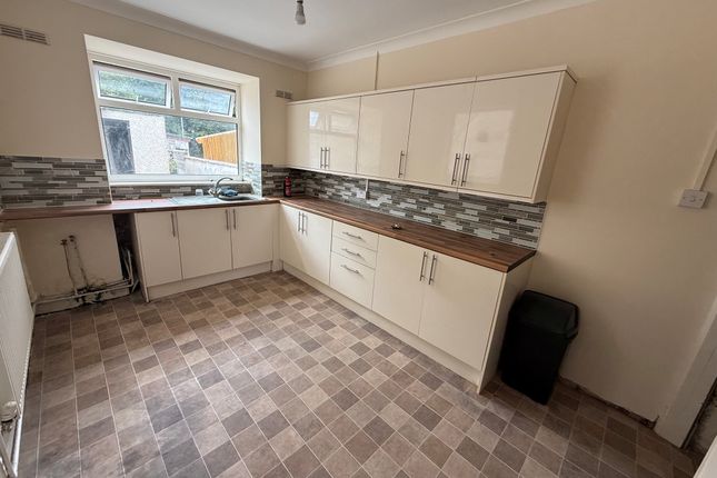 49, Swansea photo 4