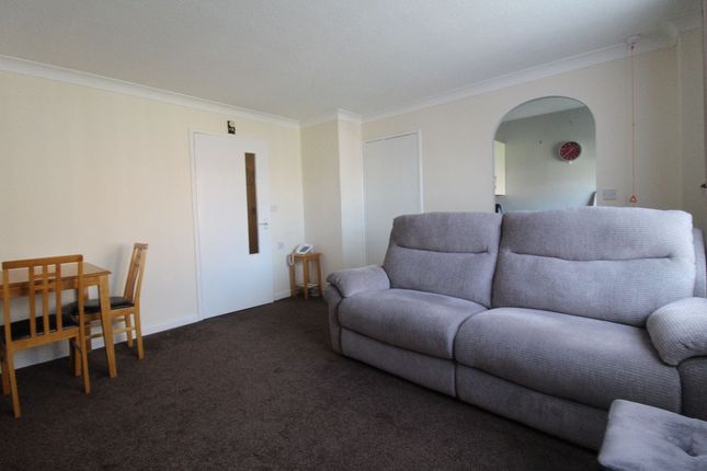 Flat to rent in Homebrook House, Cardington Road, Bedford