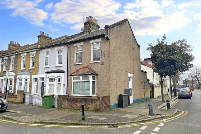 Thumbnail Property for sale in White Road, London