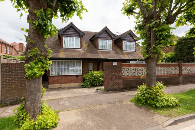 Thumbnail Bungalow for sale in Farnley Road, London