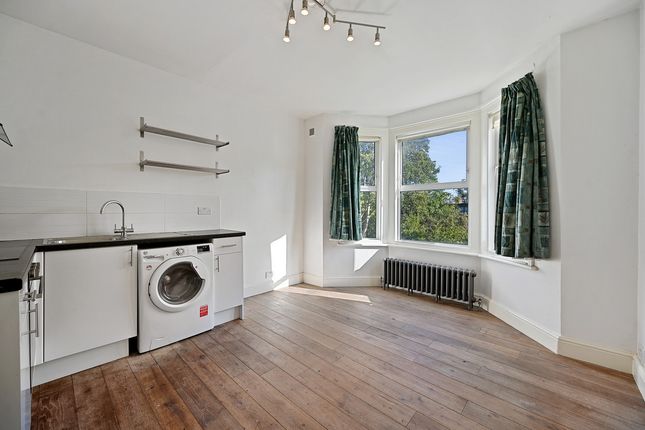 40C, Sellons Avenue, London photo 2