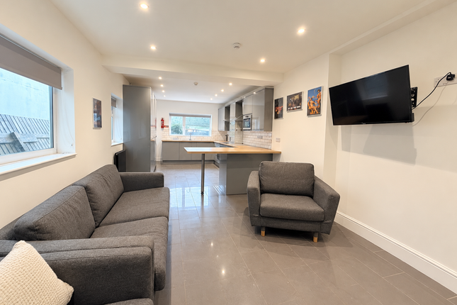 Room 1, 13 Finsbury Terrace, Swansea photo 3