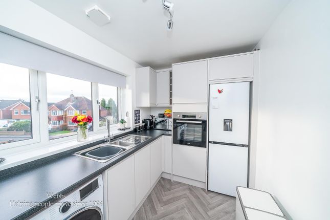 24, Hillside Close, Walsall photo 3