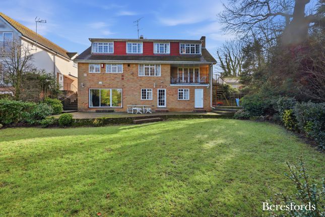 12, The Spinney, Essex photo 2