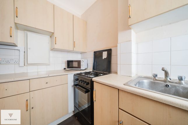Flat 9  Flat 9, Bow Road, London photo 4