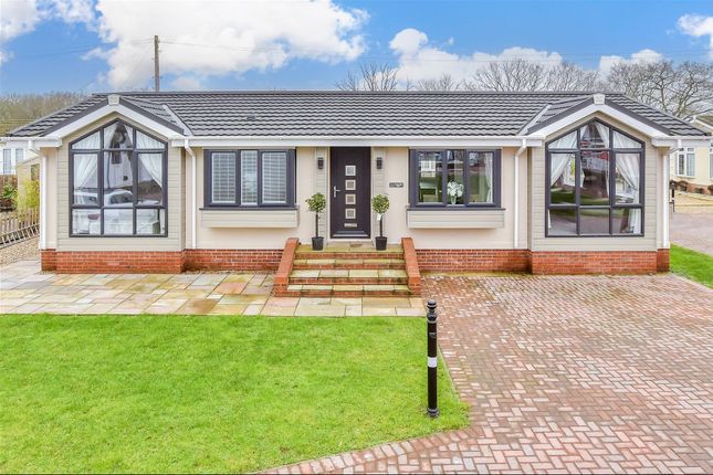 2-bed caravan on Newbridge Park, Maidstone Road, Tonbridge, £300,000