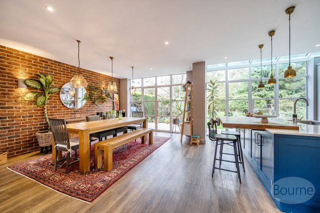 29, Broomleaf Road, Farnham photo 4