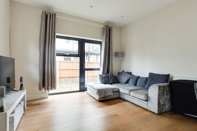 Maisonette for sale in Siraj Court, 188 London Road, Morden