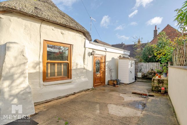 Mayfair Cottage, High Street, WAREHAM photo 2