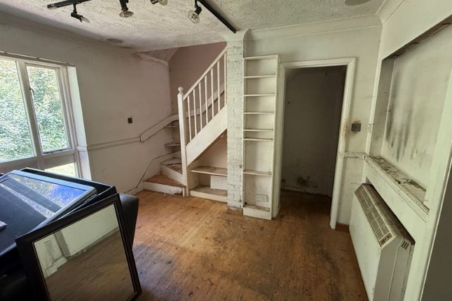90 Whitacre, Peterborough PE1 4SX photo 2