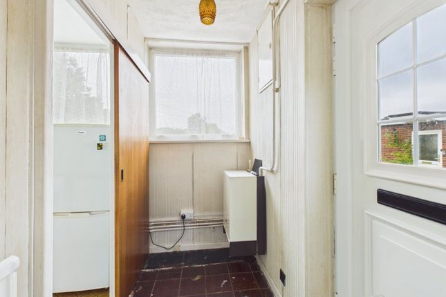 10, Cherry Orchard, Buckinghamshire photo 3