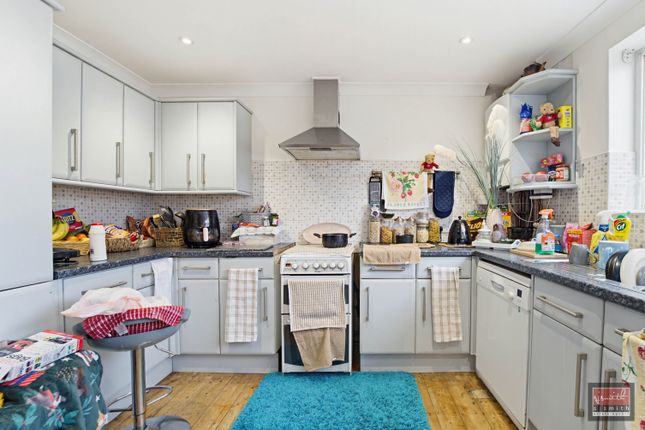 29, Diamedes Avenue, Stanwell photo 4