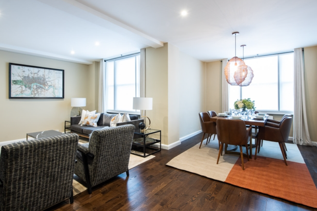 Three Bedroom Apartments, 39, Hill Street, London photo 2