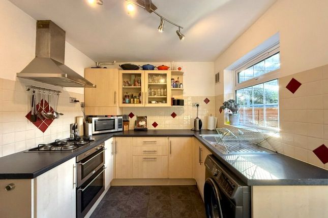 14, Tintagel Drive, Surrey photo 4
