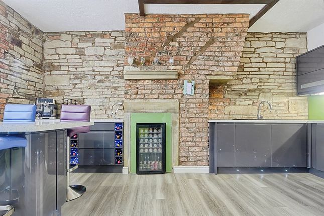 10, Thorpe Mill Court, Sowerby Bridge photo 4