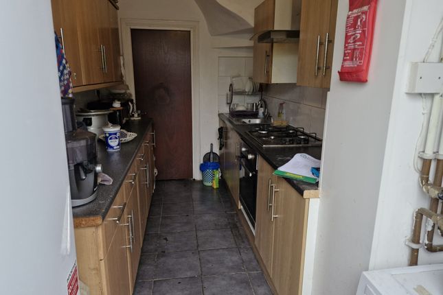 626 North Circular Road, London photo 2