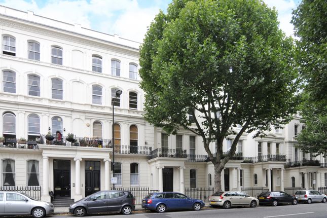 Flat to rent in Warwick Avenue, London