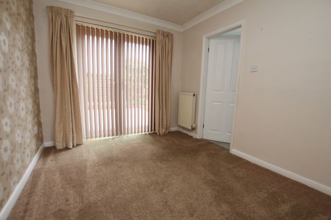 65, Elsham Crescent, Lincoln photo 4