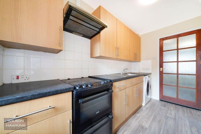 37, Betjeman Close, Pinner photo 2
