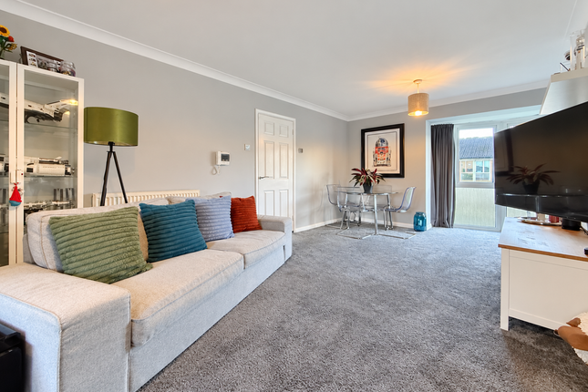36 Maes Brynna, Aberdare photo 3