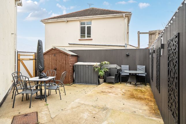 Westhill Crescent, Devon photo 4