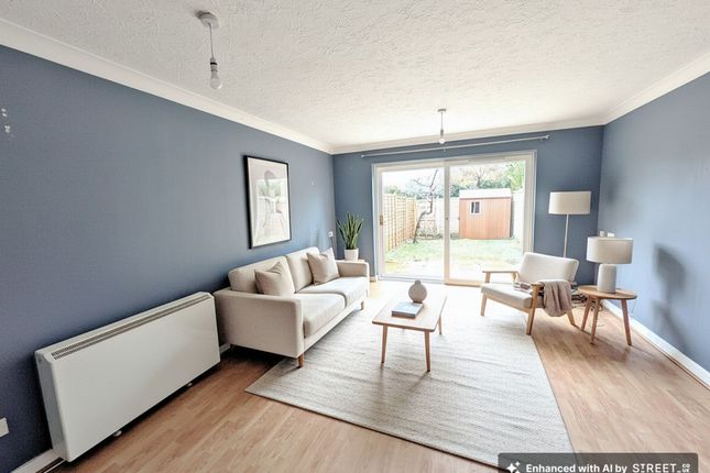 17 Chestnut Place, Edenbridge photo 2