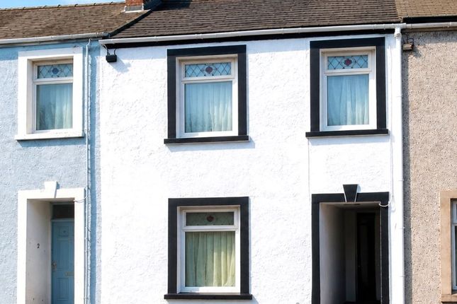 3-bed terraced on 53, Waterloo Road, Milford Haven, £45,000