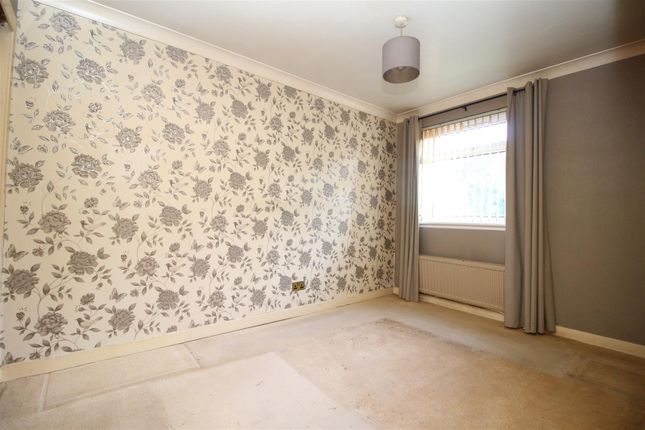 92, Glenmore, Whitburn Bathgate photo 3