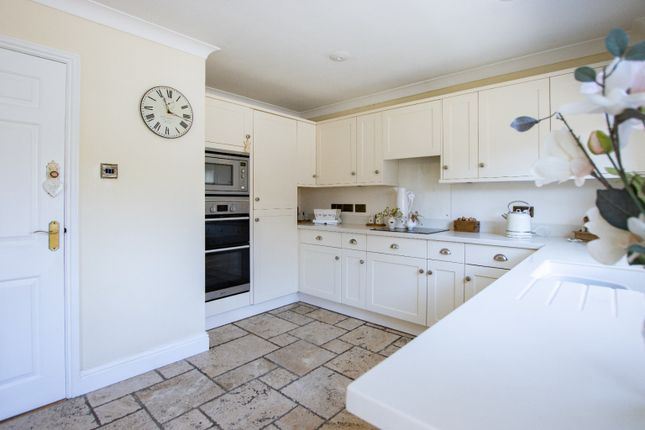 2 Euston Way, South Wootton, Norfolk photo 4